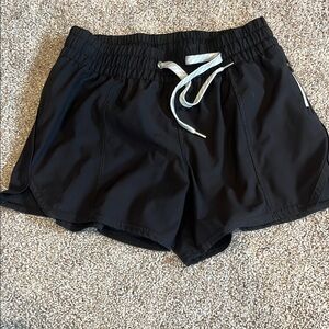 Vuori black shorts